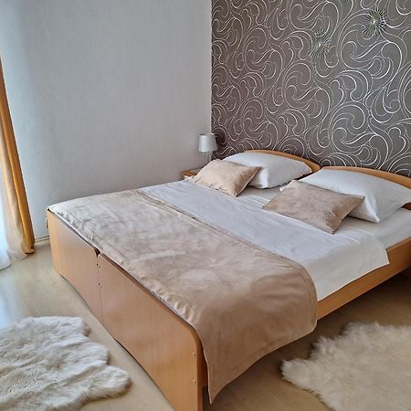 Villa Suzy-Apartments Suzana Lovran Exterior photo